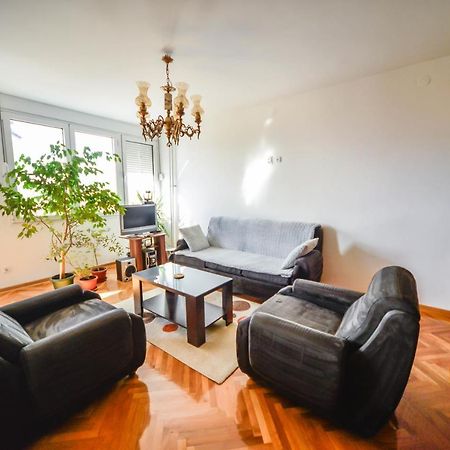 Apartman Centar Lux 皮罗特 外观 照片