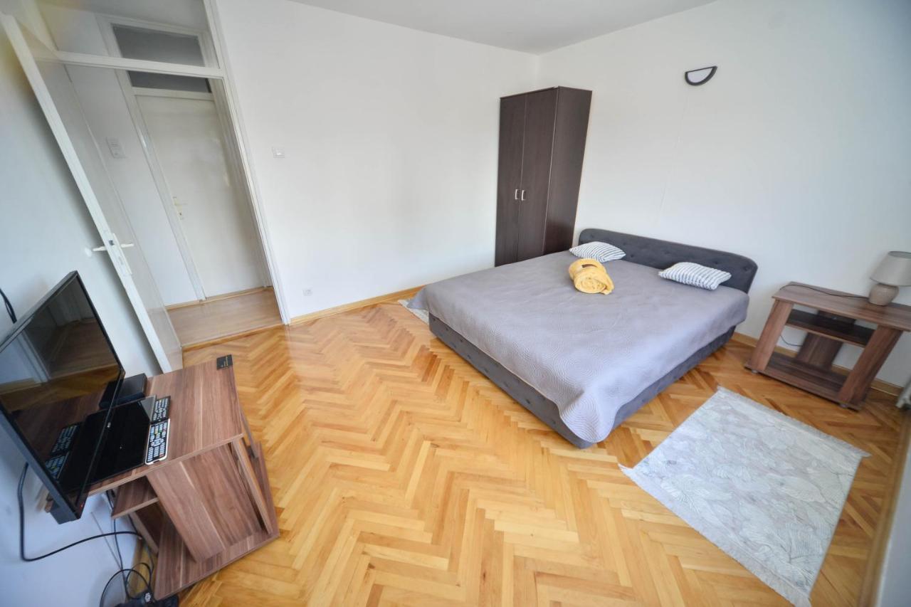 Apartman Centar Lux 皮罗特 外观 照片